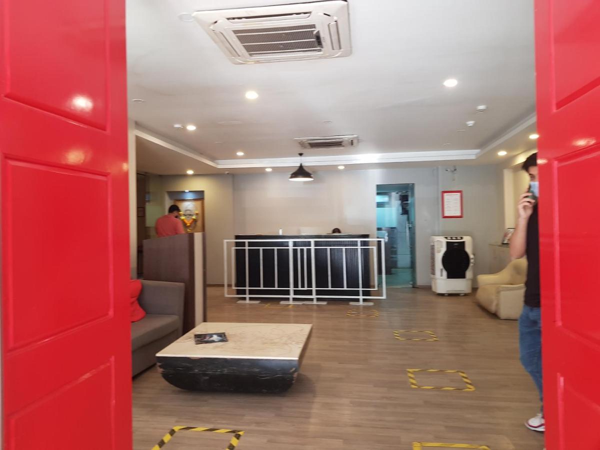 Hotel Unicontinental Мумбаи Экстерьер фото