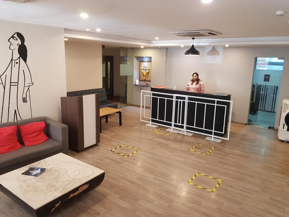 Hotel Unicontinental Мумбаи Экстерьер фото