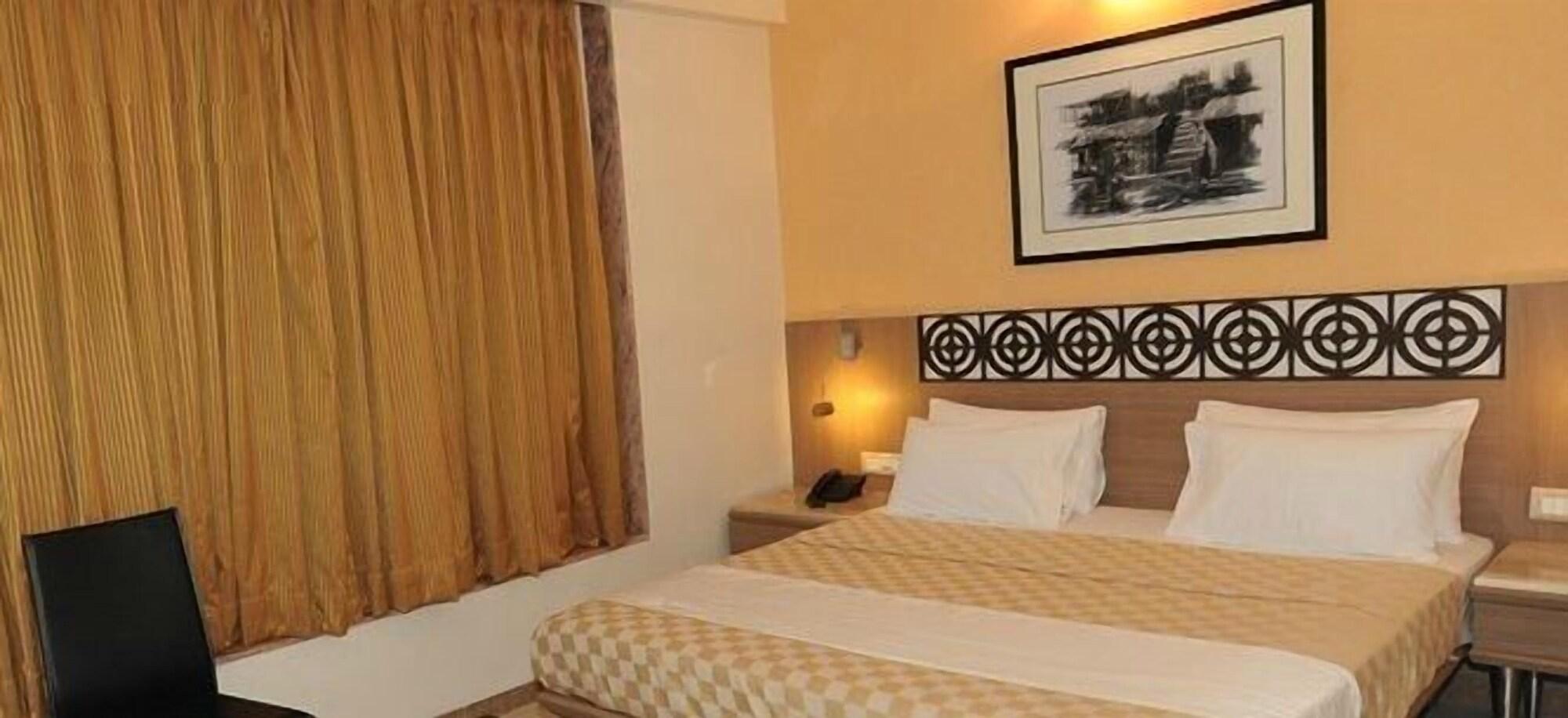 Hotel Unicontinental Мумбаи Экстерьер фото
