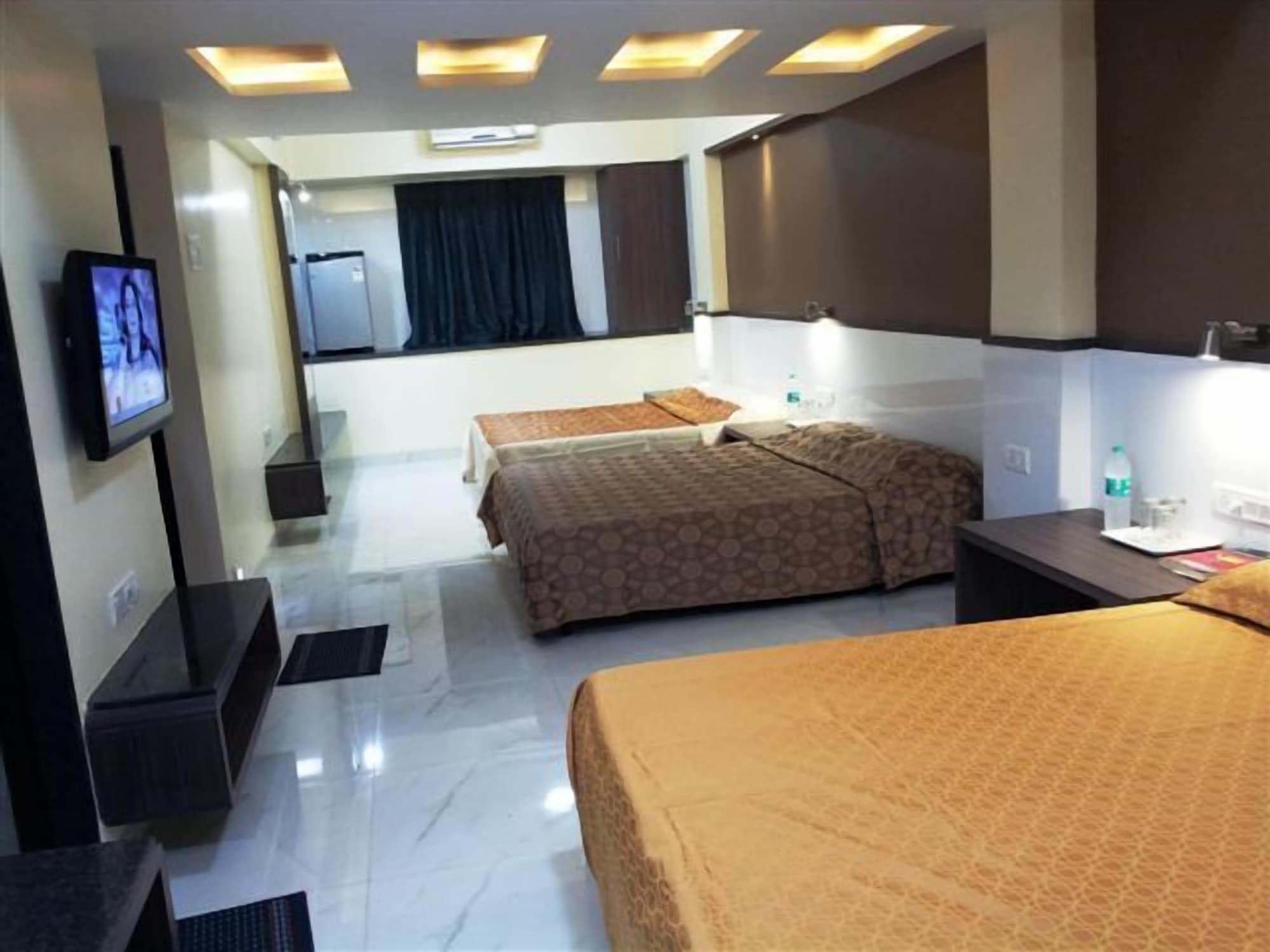 Hotel Unicontinental Мумбаи Экстерьер фото